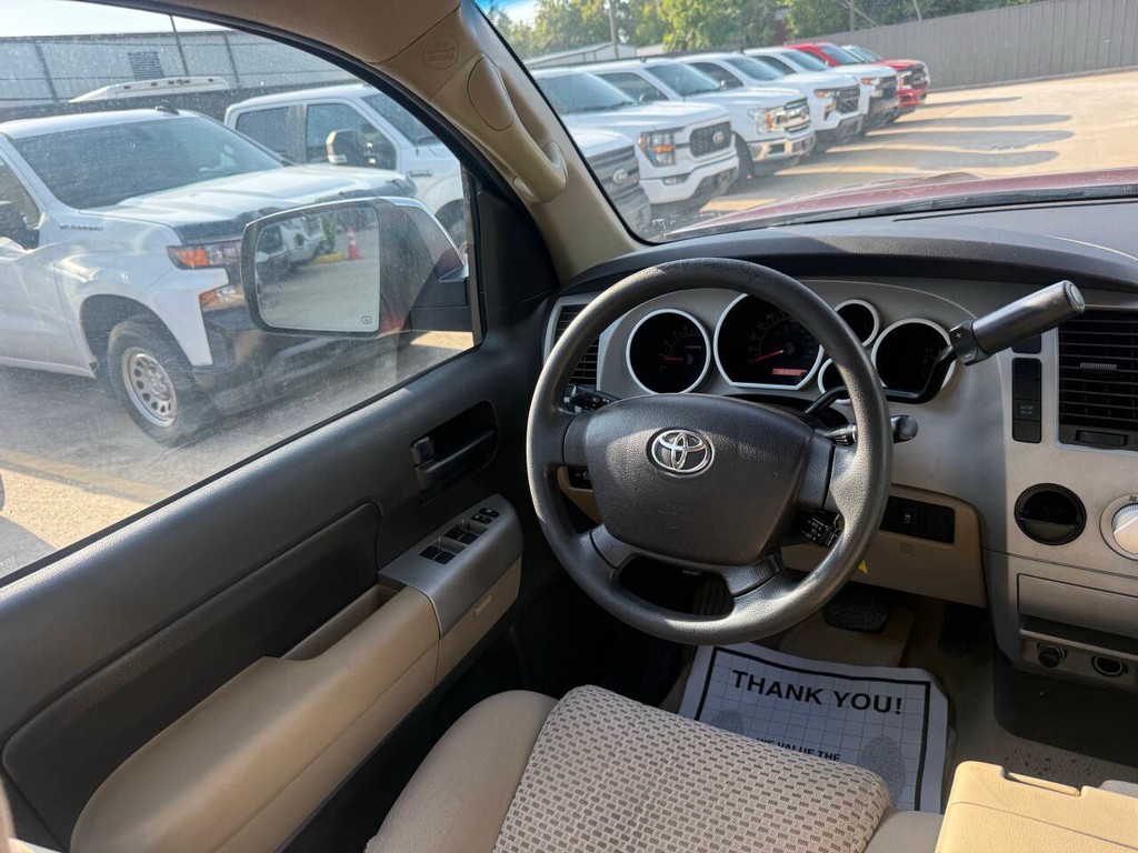 Toyota Tundra 2WD Truck Vehicle Full-screen Gallery Image 19
