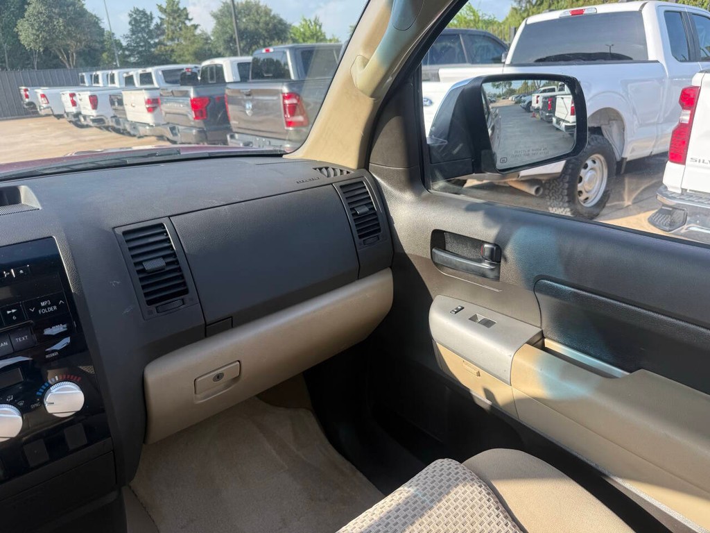 Toyota Tundra 2WD Truck Vehicle Full-screen Gallery Image 20