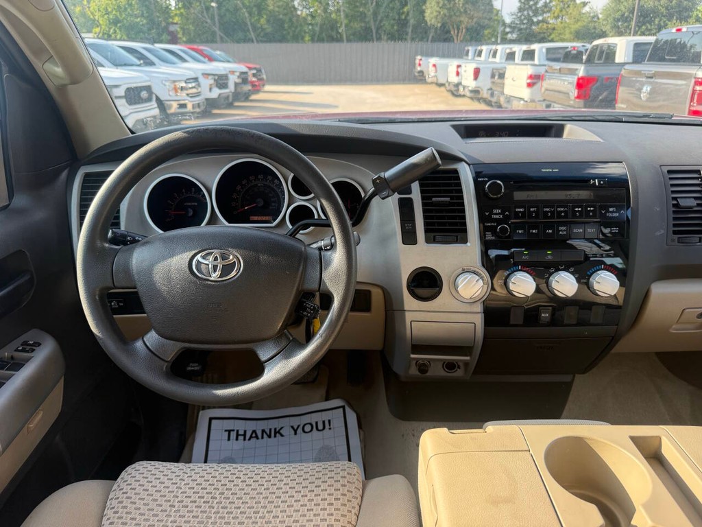 Toyota Tundra 2WD Truck Vehicle Full-screen Gallery Image 22