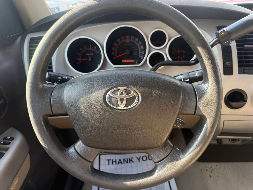 Toyota Tundra 2WD Truck Vehicle Full-screen Gallery Image 24