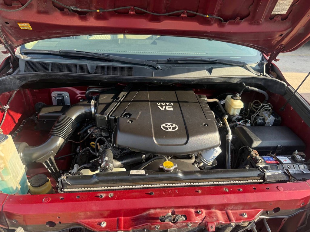 Toyota Tundra 2WD Truck Vehicle Full-screen Gallery Image 33