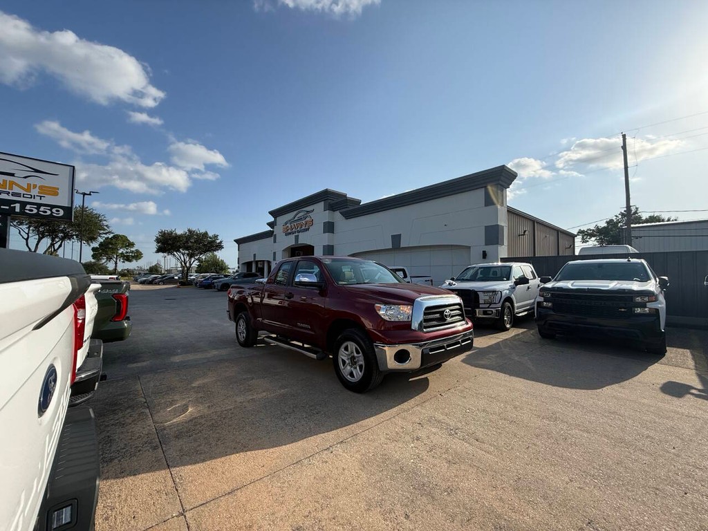 Toyota Tundra 2WD Truck Vehicle Full-screen Gallery Image 41