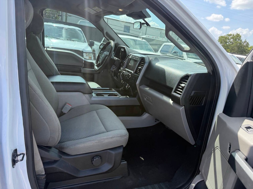 Ford F-150 Vehicle Full-screen Gallery Image 10