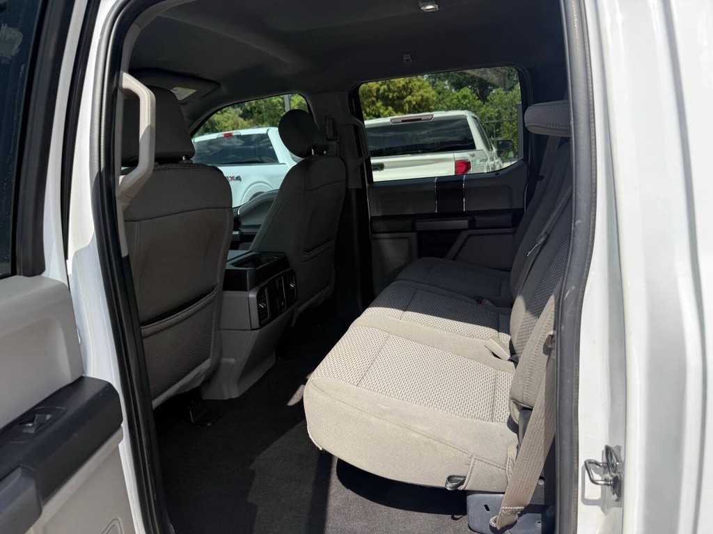 Ford F-150 Vehicle Full-screen Gallery Image 13