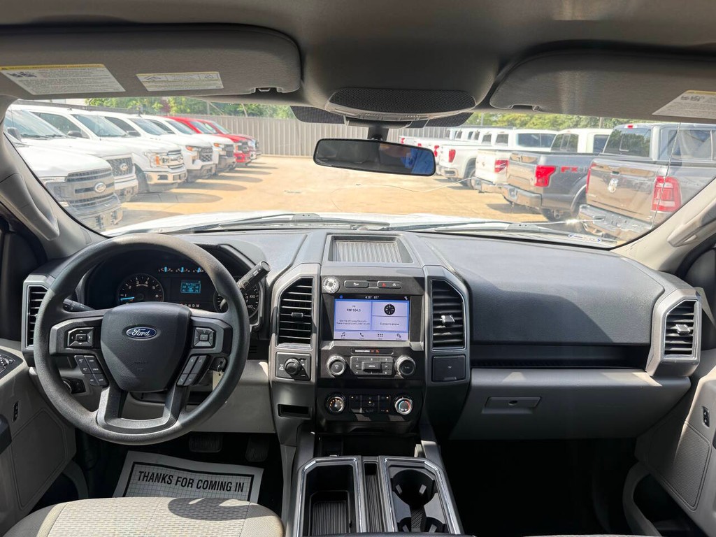 Ford F-150 Vehicle Full-screen Gallery Image 17