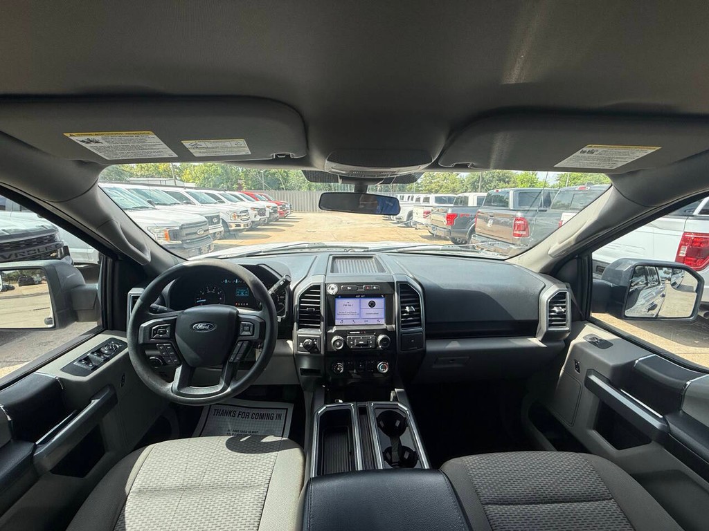 Ford F-150 Vehicle Full-screen Gallery Image 18