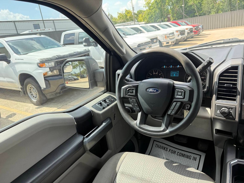 Ford F-150 Vehicle Full-screen Gallery Image 19