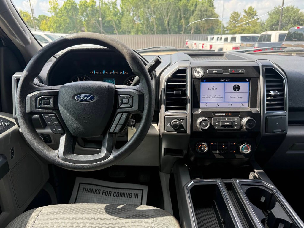 Ford F-150 Vehicle Full-screen Gallery Image 21