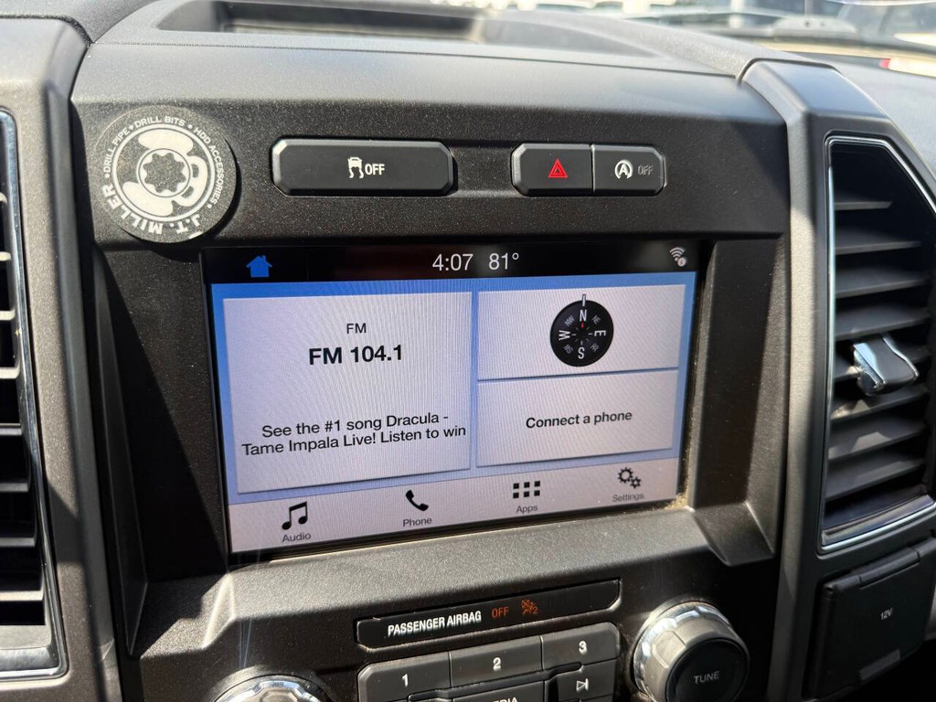 Ford F-150 Vehicle Full-screen Gallery Image 25