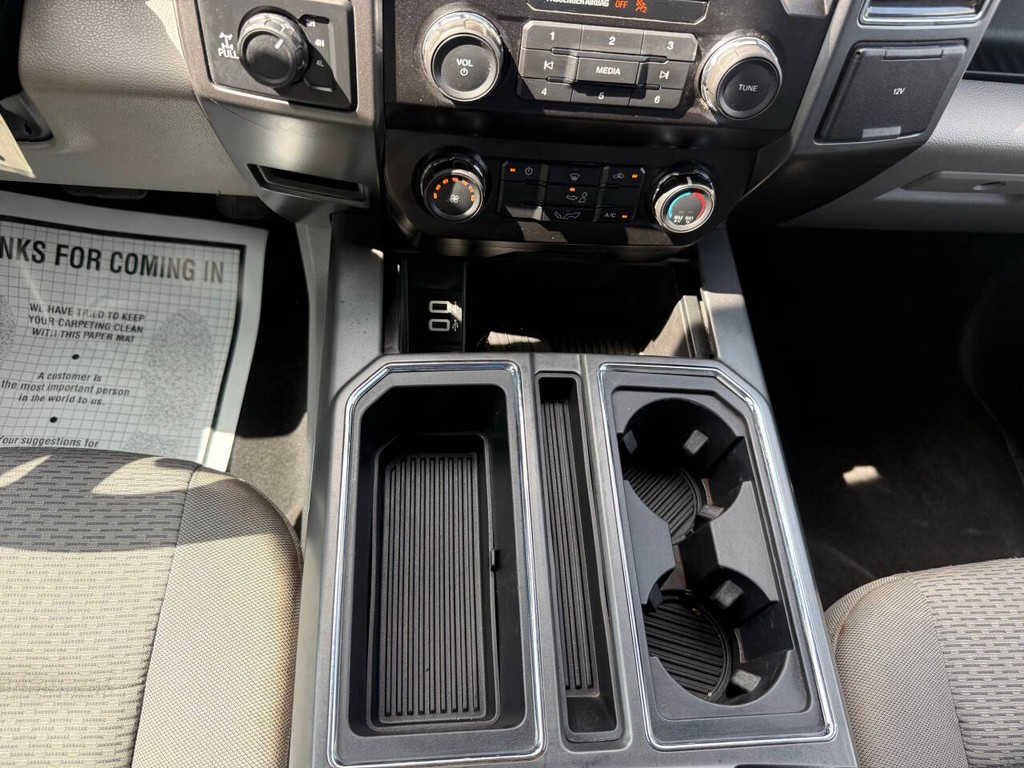 Ford F-150 Vehicle Full-screen Gallery Image 29
