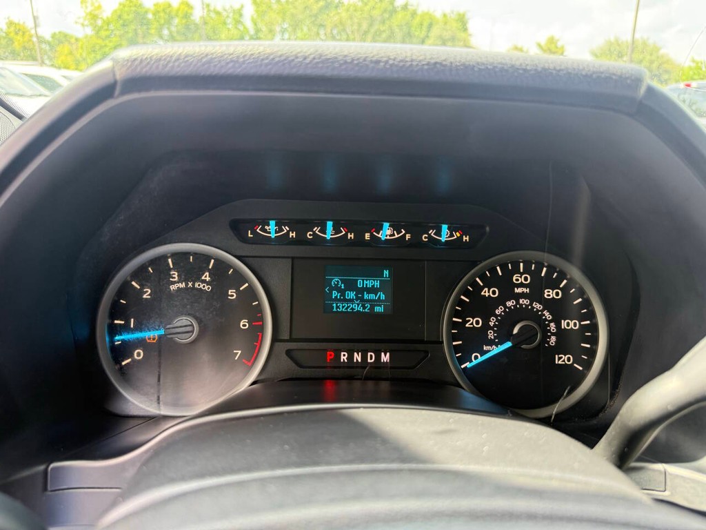 Ford F-150 Vehicle Full-screen Gallery Image 32