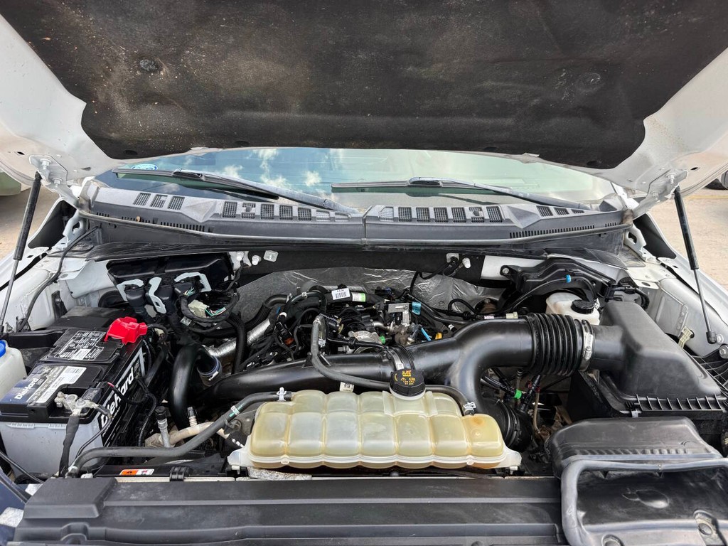 Ford F-150 Vehicle Full-screen Gallery Image 34