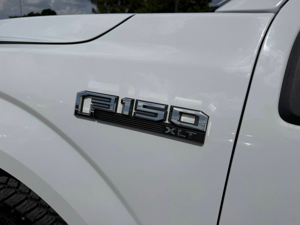 Ford F-150 Vehicle Full-screen Gallery Image 35