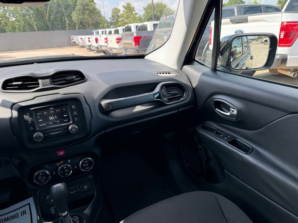 Jeep Renegade Vehicle Full-screen Gallery Image 20