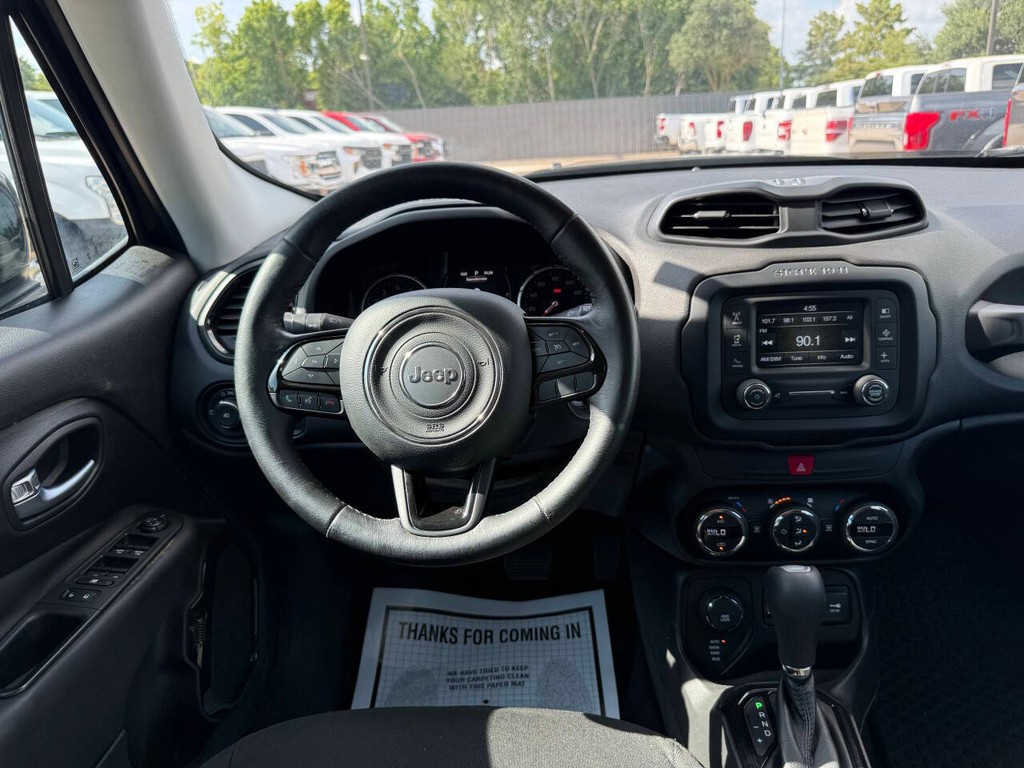 Jeep Renegade Vehicle Full-screen Gallery Image 21