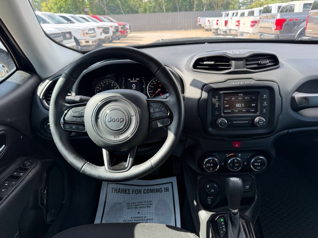 Jeep Renegade Vehicle Full-screen Gallery Image 22
