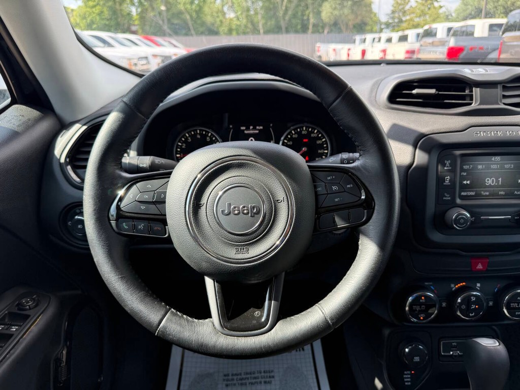 Jeep Renegade Vehicle Full-screen Gallery Image 23