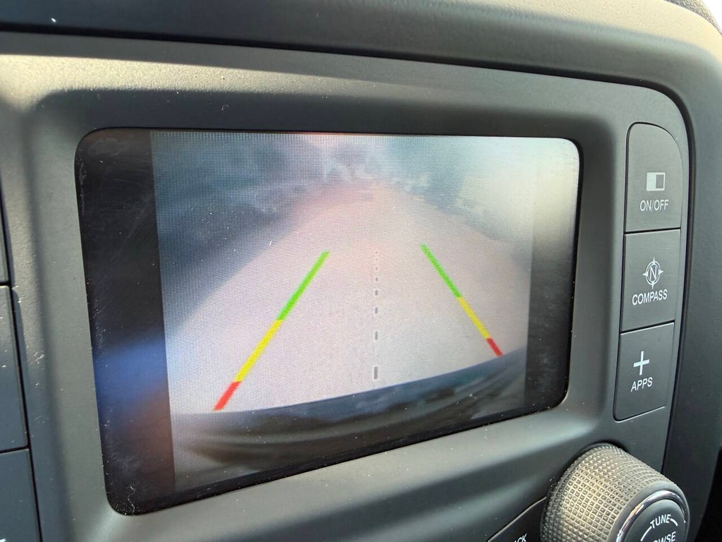 Jeep Renegade Vehicle Full-screen Gallery Image 26