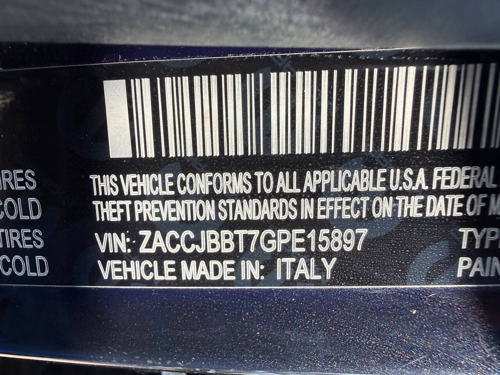 Jeep Renegade Vehicle Full-screen Gallery Image 33