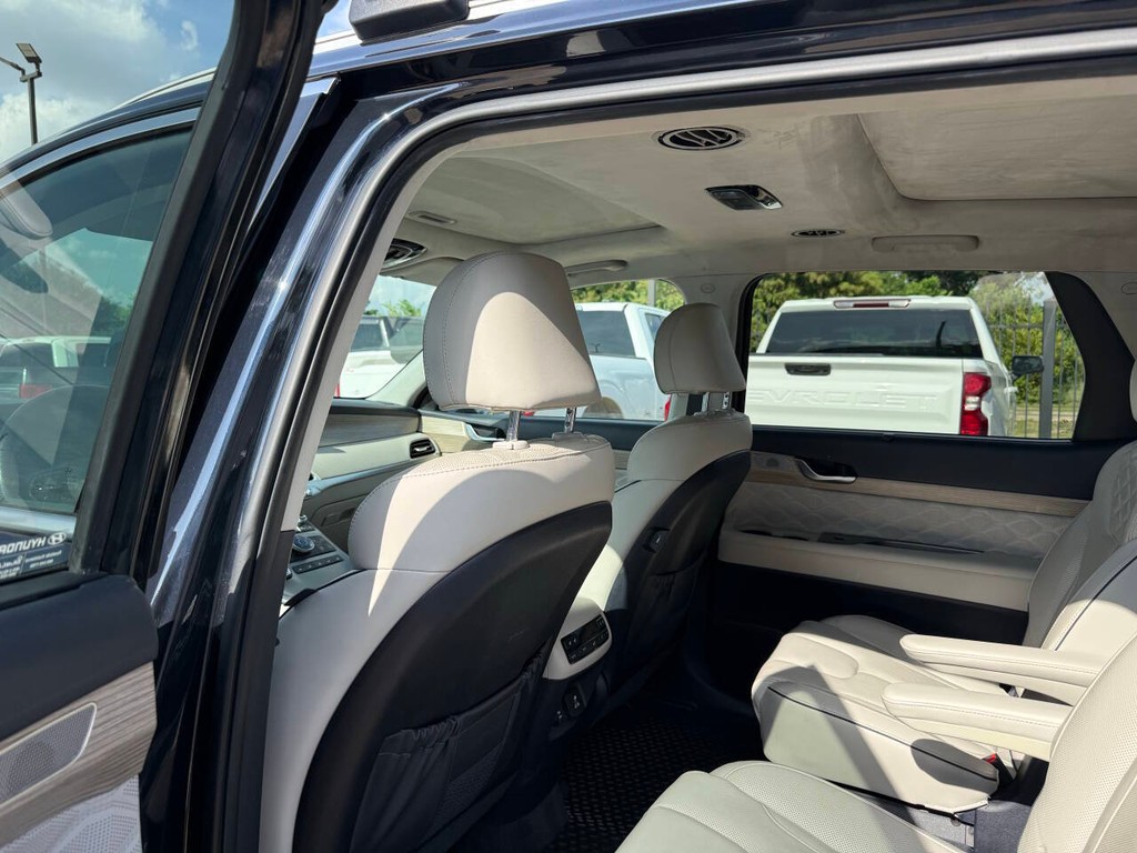 Hyundai Palisade Vehicle Full-screen Gallery Image 12
