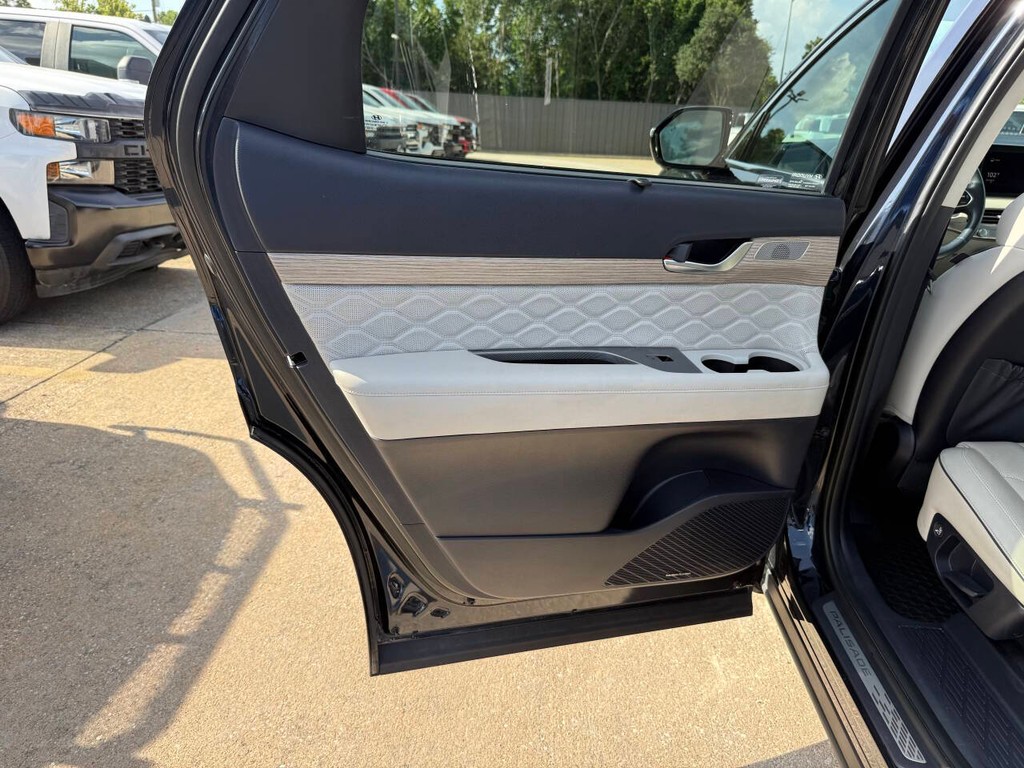 Hyundai Palisade Vehicle Full-screen Gallery Image 15