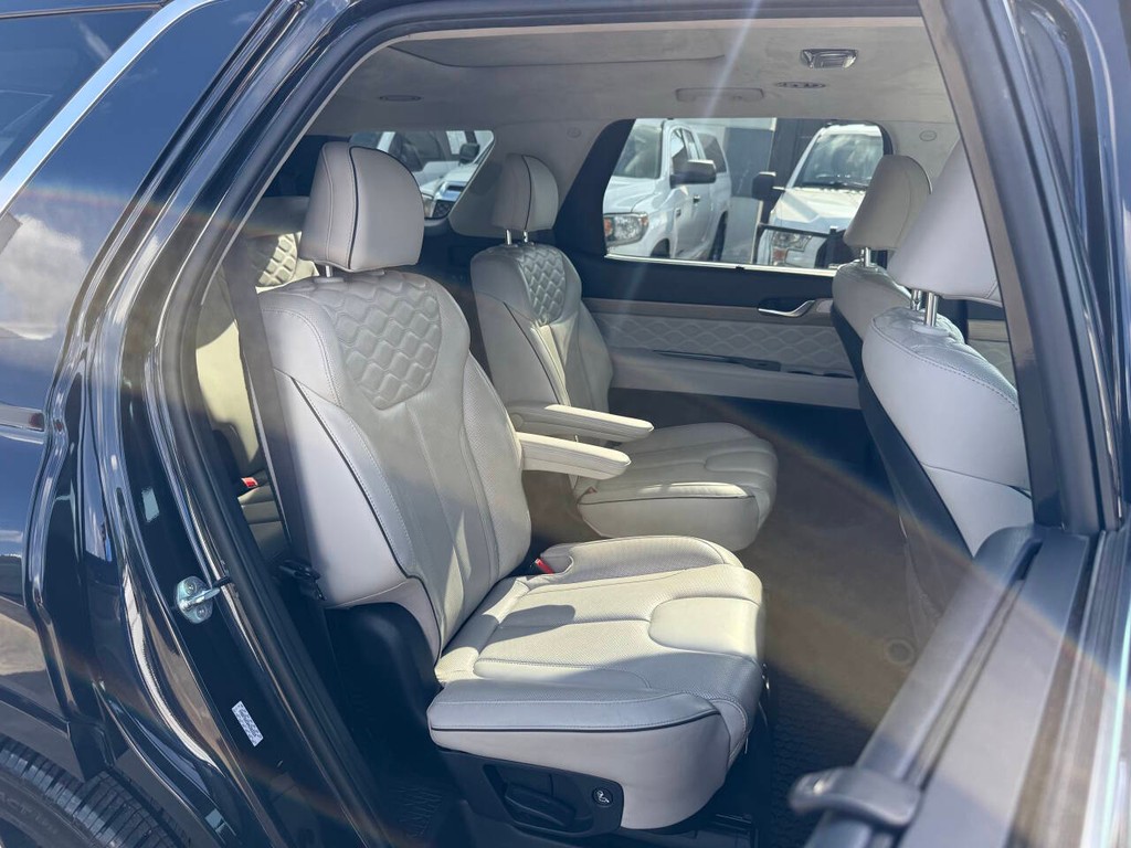 Hyundai Palisade Vehicle Full-screen Gallery Image 17