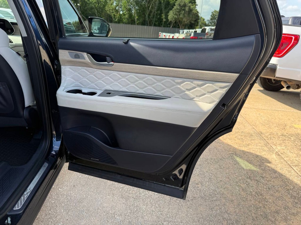 Hyundai Palisade Vehicle Full-screen Gallery Image 18