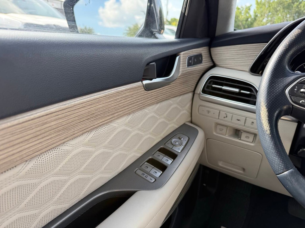 Hyundai Palisade Vehicle Full-screen Gallery Image 32