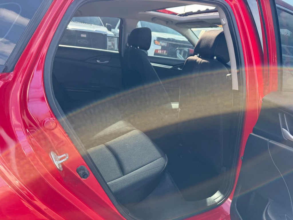 Honda Civic Sedan Vehicle Full-screen Gallery Image 15