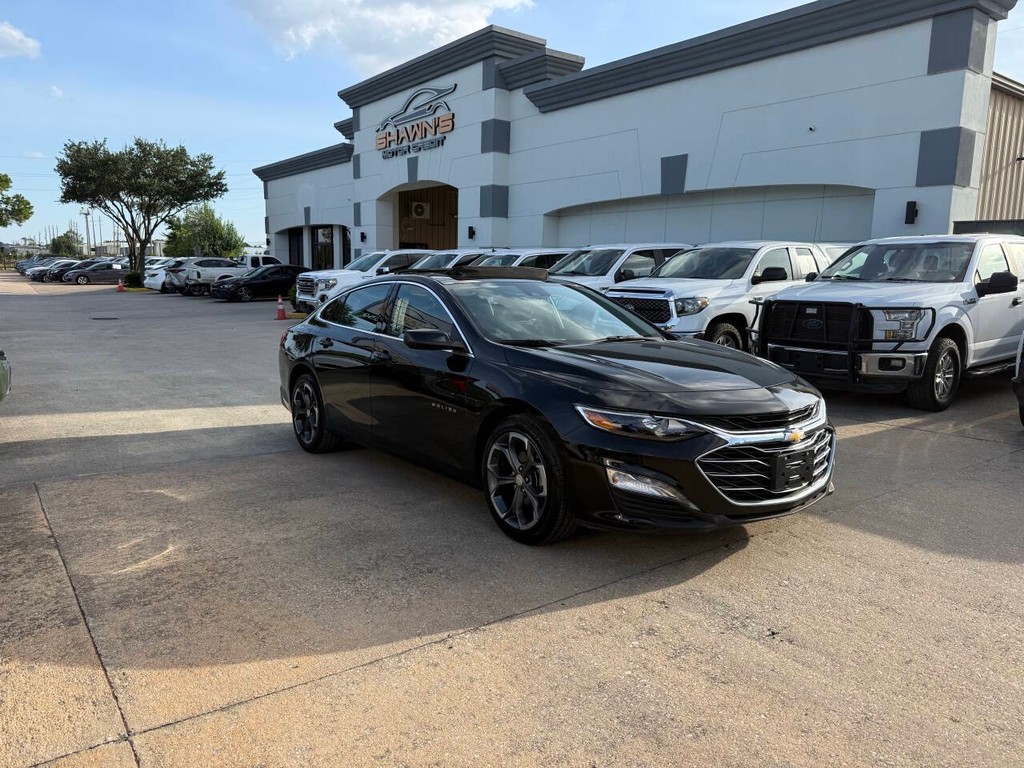 Chevrolet Malibu Vehicle Full-screen Gallery Image 02