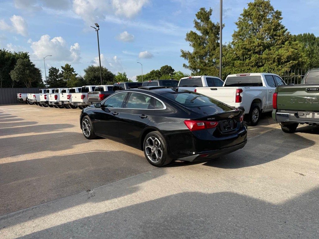 Chevrolet Malibu Vehicle Full-screen Gallery Image 04