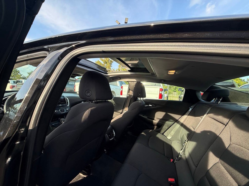 Chevrolet Malibu Vehicle Full-screen Gallery Image 31