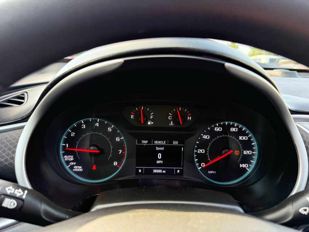 Chevrolet Malibu Vehicle Full-screen Gallery Image 32