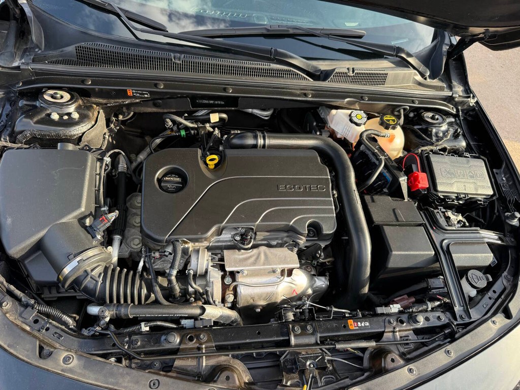 Chevrolet Malibu Vehicle Full-screen Gallery Image 35