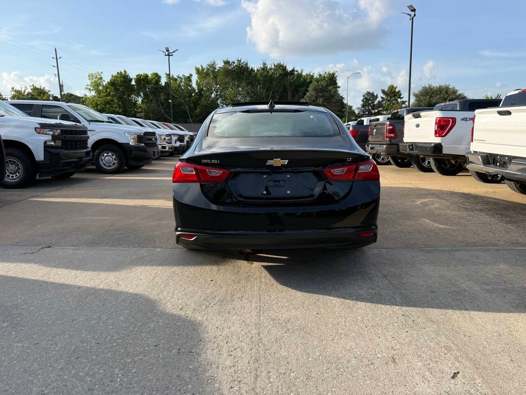 Chevrolet Malibu Vehicle Full-screen Gallery Image 38
