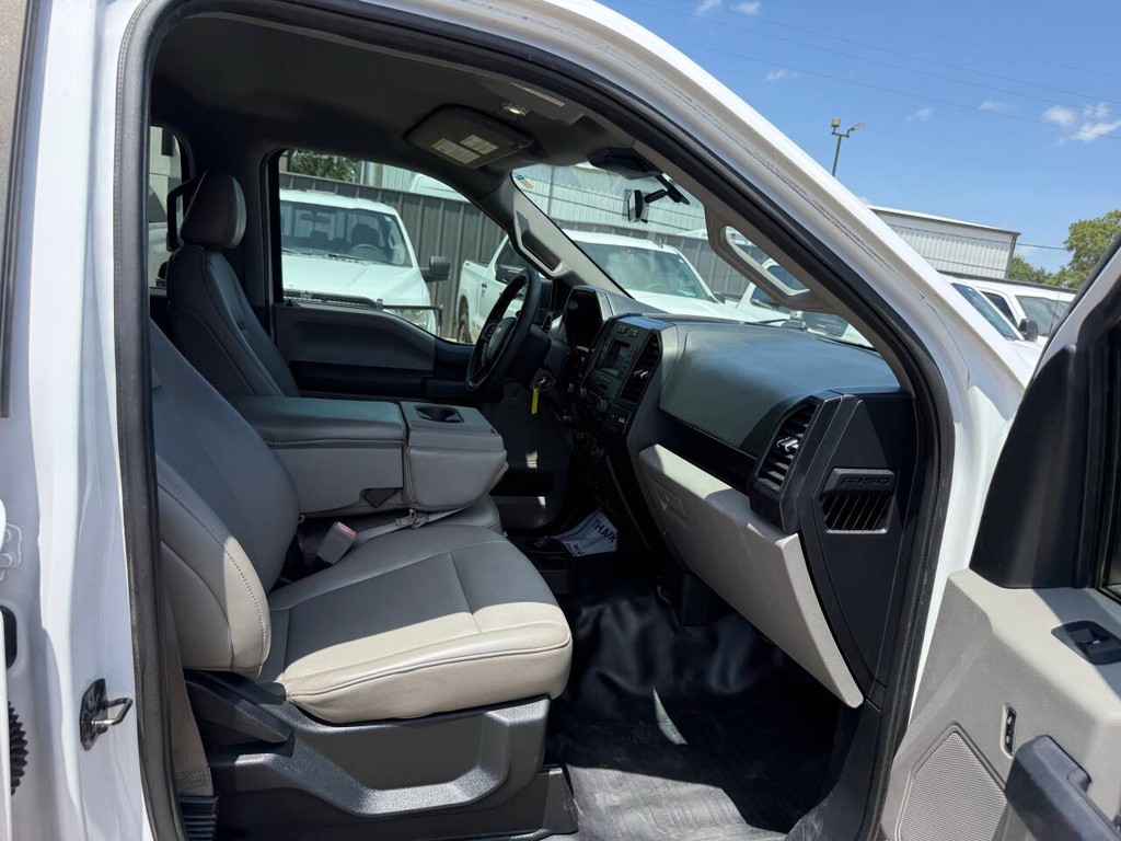Ford F-150 Vehicle Full-screen Gallery Image 10
