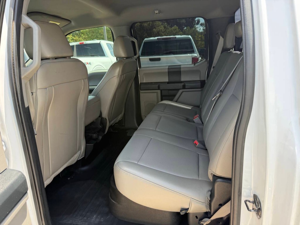 Ford F-150 Vehicle Full-screen Gallery Image 13