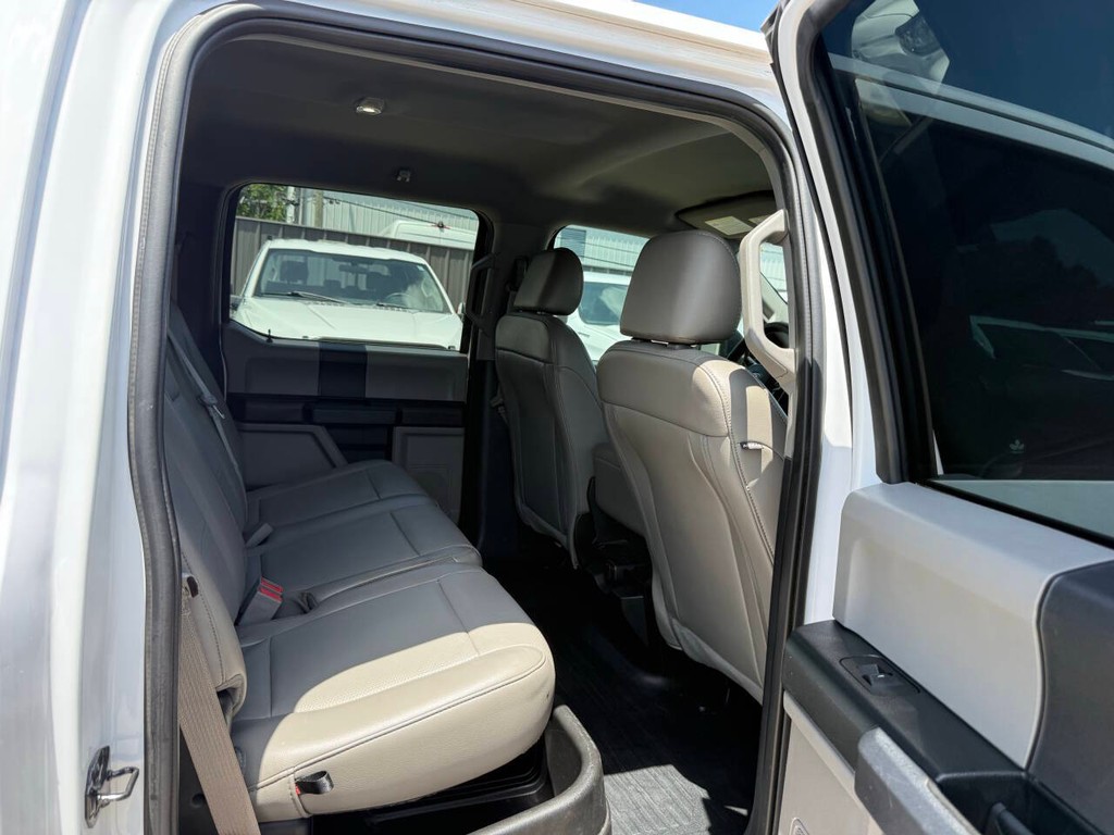 Ford F-150 Vehicle Full-screen Gallery Image 15