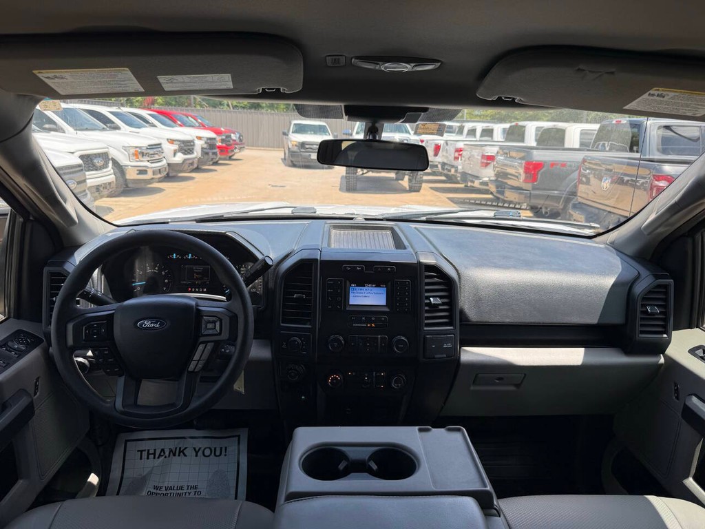 Ford F-150 Vehicle Full-screen Gallery Image 17