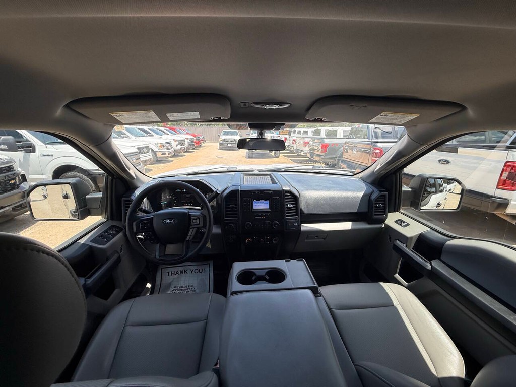 Ford F-150 Vehicle Full-screen Gallery Image 18