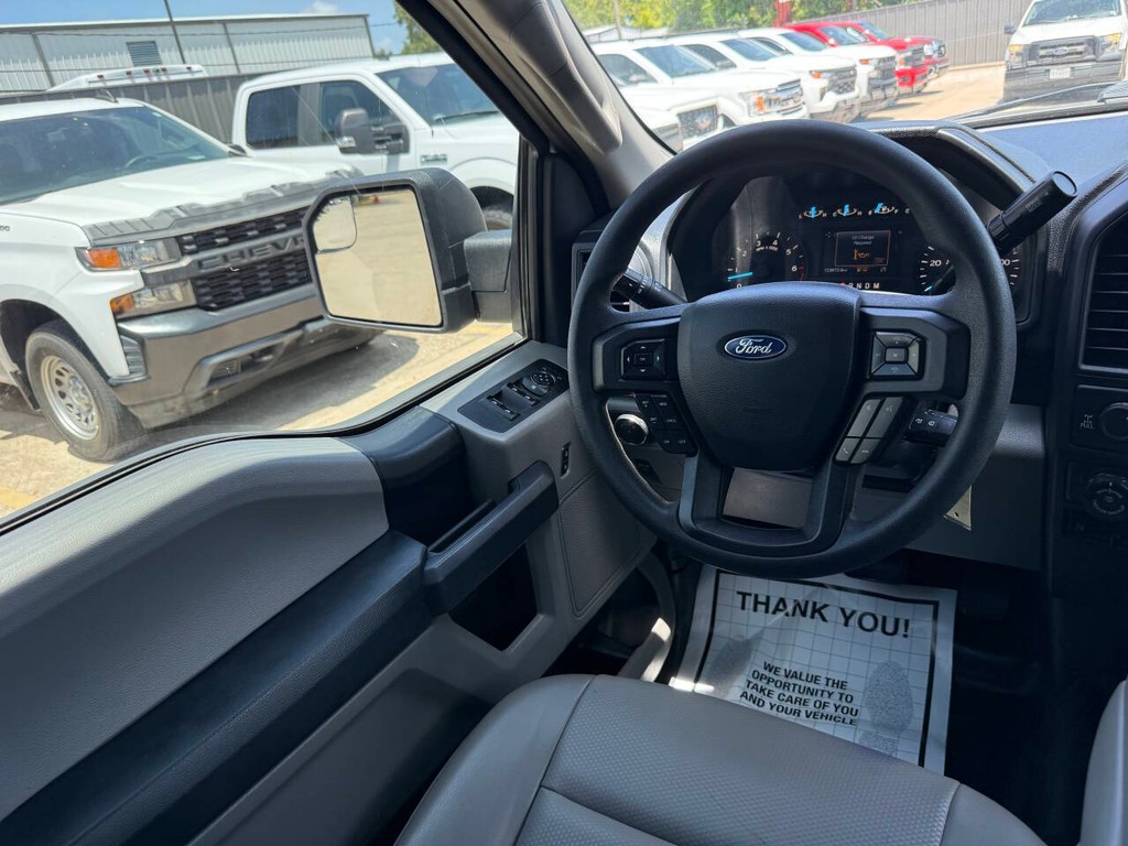 Ford F-150 Vehicle Full-screen Gallery Image 19