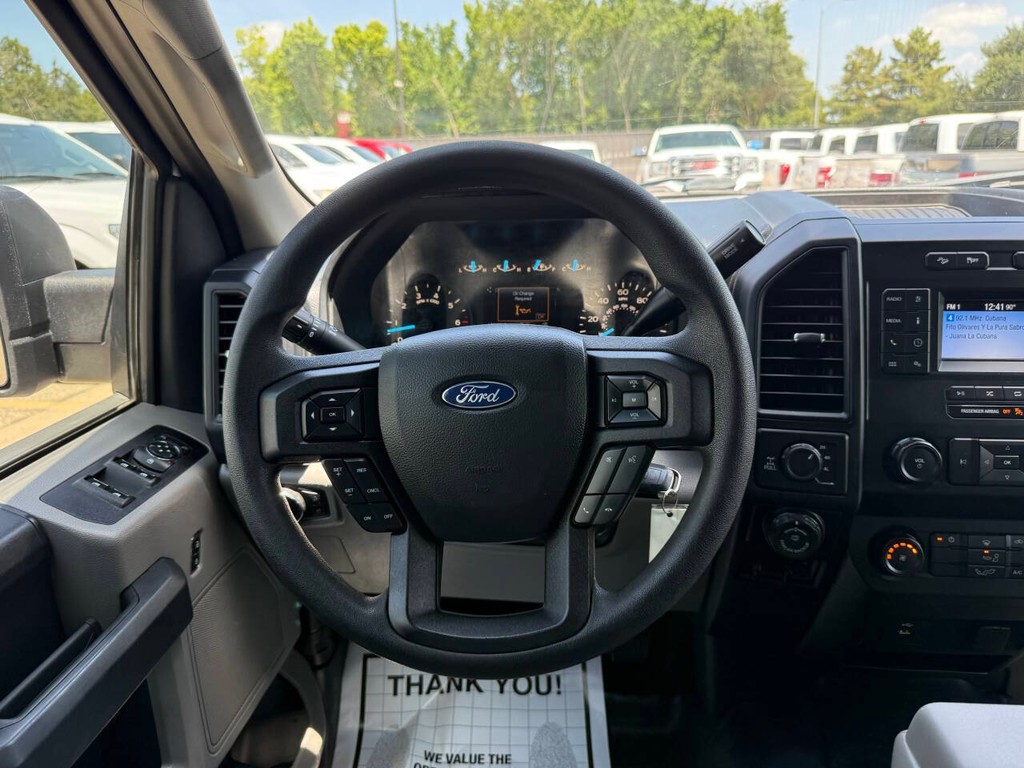Ford F-150 Vehicle Full-screen Gallery Image 22