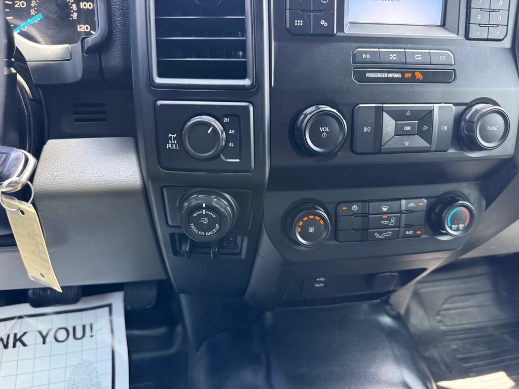 Ford F-150 Vehicle Full-screen Gallery Image 27