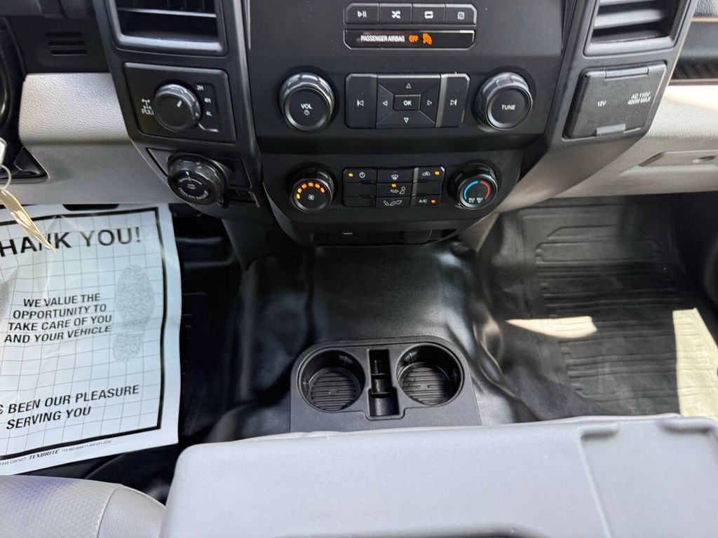 Ford F-150 Vehicle Full-screen Gallery Image 29