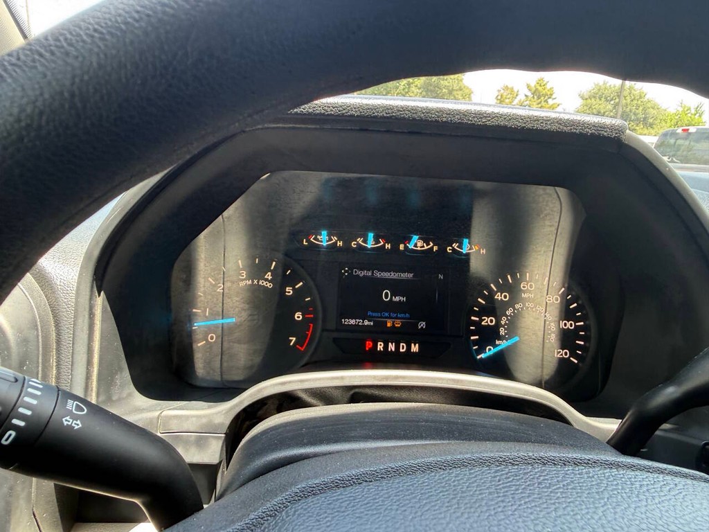 Ford F-150 Vehicle Full-screen Gallery Image 31