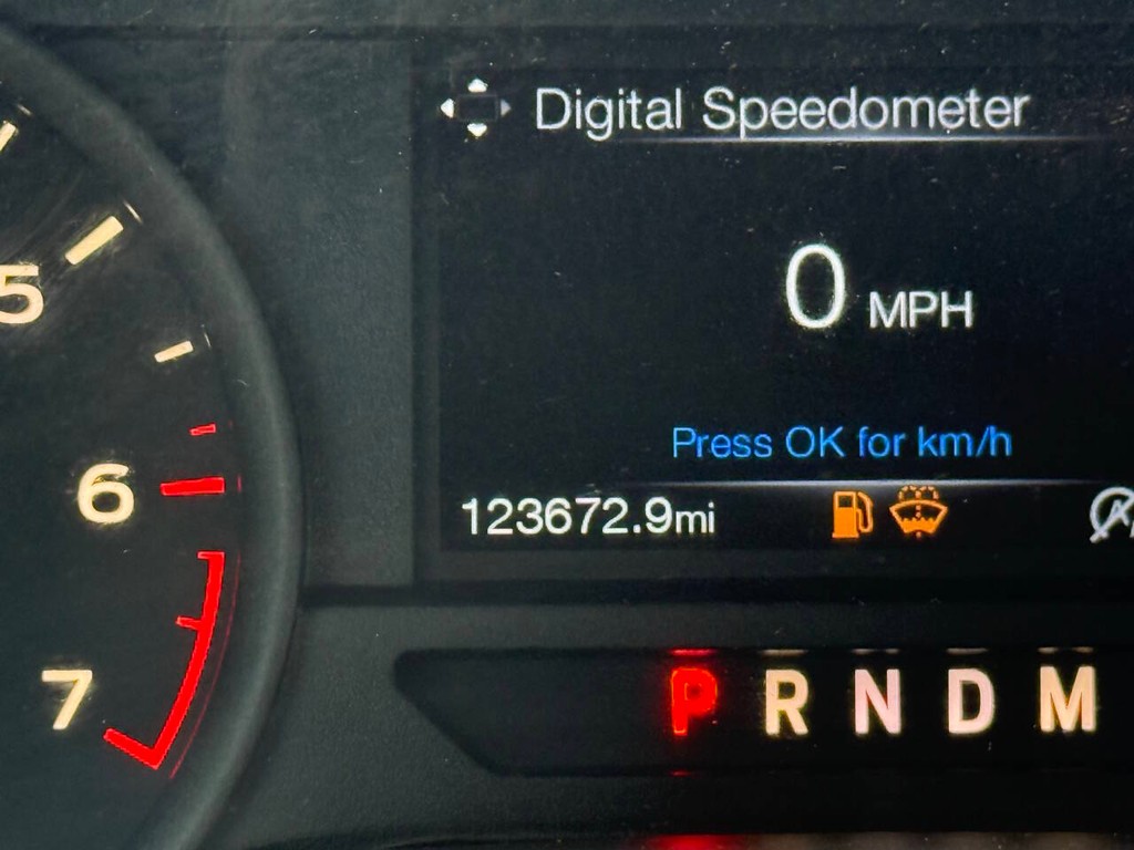 Ford F-150 Vehicle Full-screen Gallery Image 32