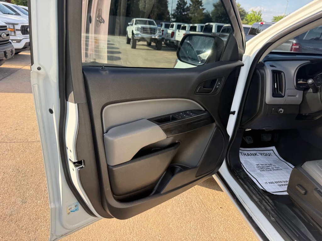 Chevrolet Colorado Vehicle Full-screen Gallery Image 08