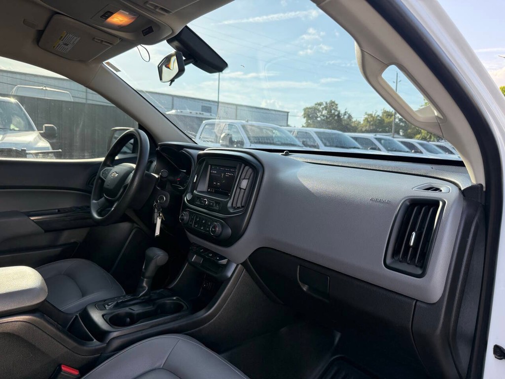 Chevrolet Colorado Vehicle Full-screen Gallery Image 09