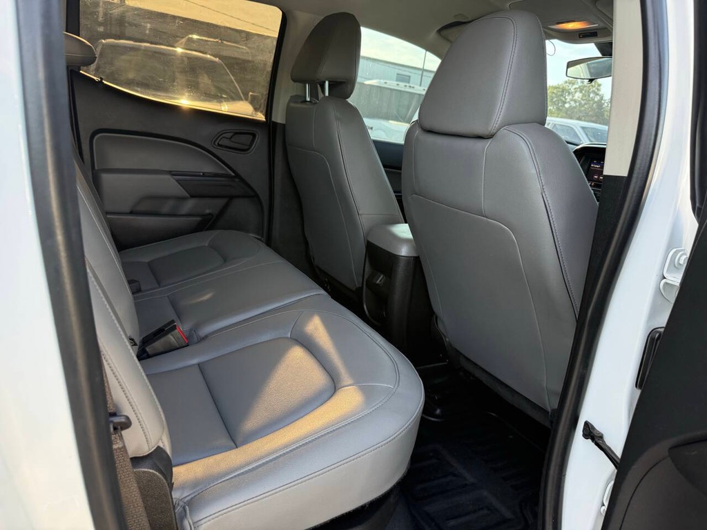 Chevrolet Colorado Vehicle Full-screen Gallery Image 15