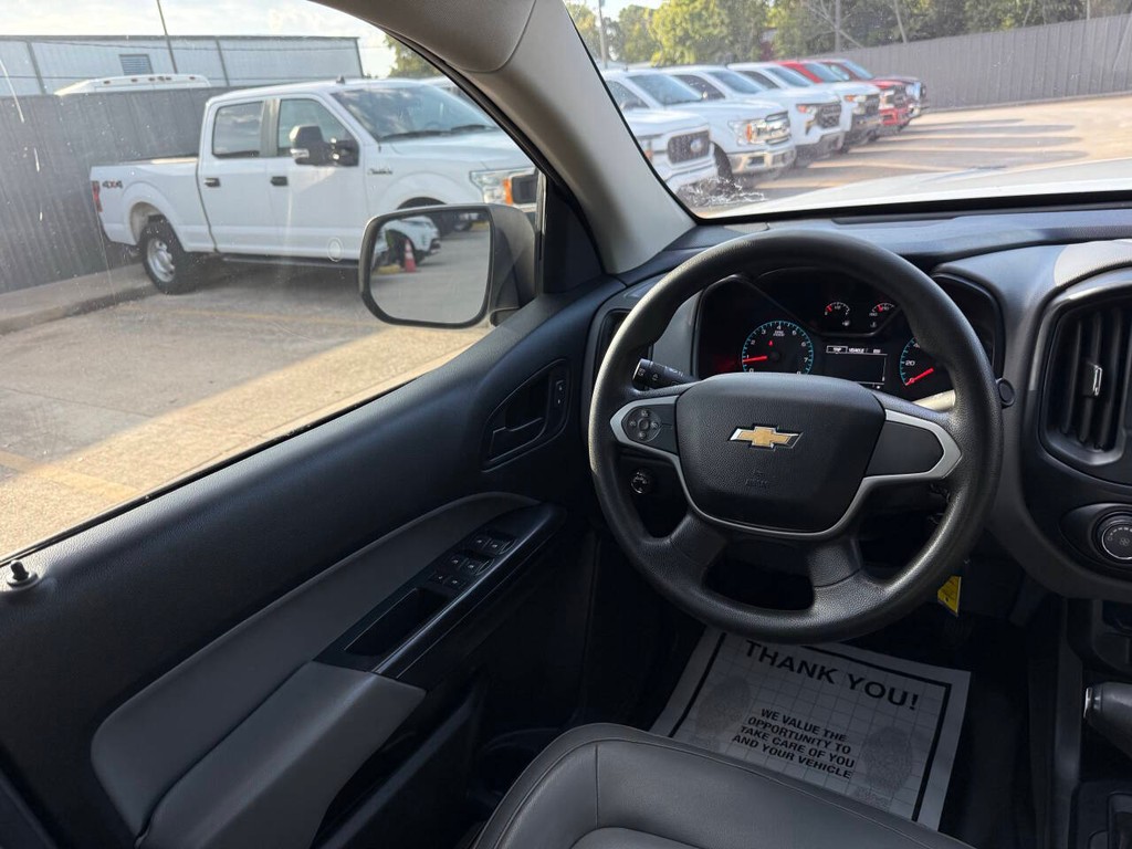 Chevrolet Colorado Vehicle Full-screen Gallery Image 19